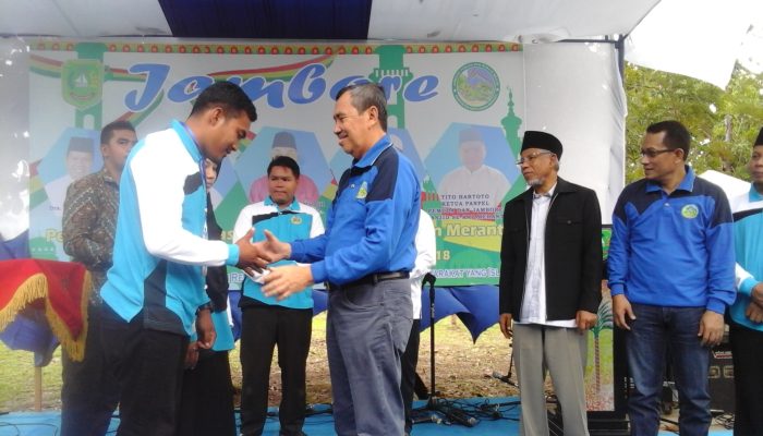 Bupati Drs. Irwan Nasir saat membuka Jambore Jambore Pemuda dan Remaja Masjid, di Desa Alai