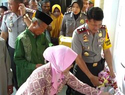 Kapolda Riau serahkan rumah hibah Untuk Pak Jasmir