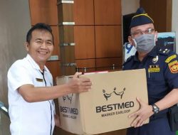 1.000 Masker dan  1.000 Sarung Tangan Kantor Pengawasan dan Pelayanan Bea dan Cukai  TMP C Bengkalis  Serahkan Bantuan APD  ke Dinas Kesehatan