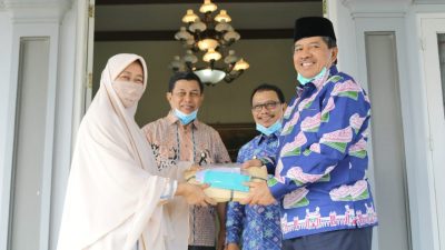 Dekranasda Salurkan Bantuan 800 Masker BC-19 Untuk ODP Kabupaten Siak.