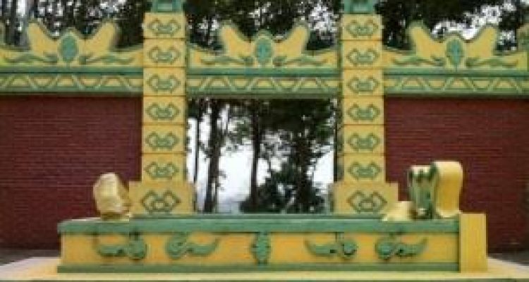 Makam Putri kaca Mayang