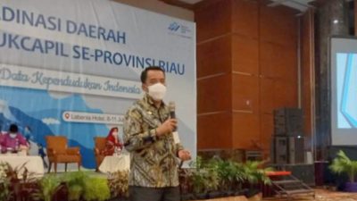 Jadi Narasumber Rakorda BPS Disdukcapil se-Riau, Ismail Sampaikan Perkembangan Satu Data Kependudukan