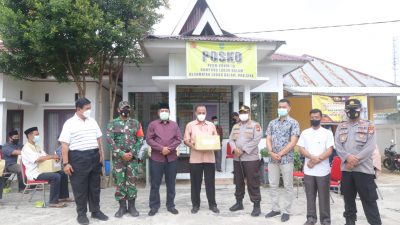 Bersama Kapolres Siak Bupati Siak Alfedri Berikan Bantuan Masker untuk Rumah Ibadah di Kecamatan Lubuk Dalam Dan Kerinci Kanan.