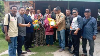 Penghulu Dayang Suri Apresiasi PD IWO Siak Salurkan Bantuan Sembako Pada Warga Kurang Mampu
