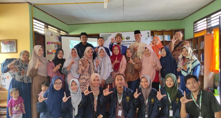 Sosialisasi Pengenalan Dan Pemanfaatan Tanaman Apotek Hidup Di Kampung Rawang Kao Barat