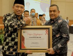Rakorda KPA se Riau, Wabup Husni Raih Penghargaan Dari KPAP Riau