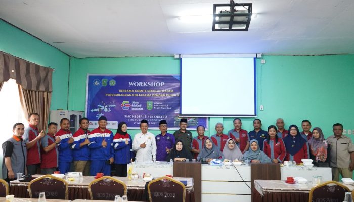 CSR Goes to Community, Elnusa Berikan Edukasi Pemahaman Tantangan Dunia Kerja di Workshop SMK Negeri 5 Pekanbaru